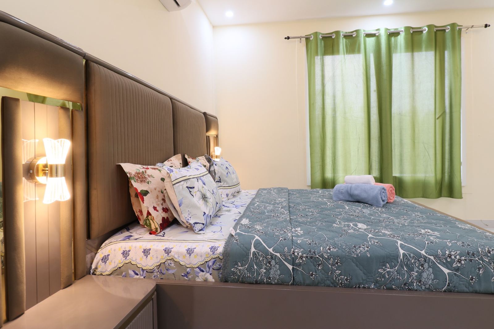 Emerald Farm room 1